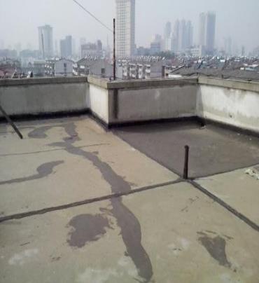 元宝漏水维修 楼顶漏水是什么原因，楼顶漏水维修方法是什么?